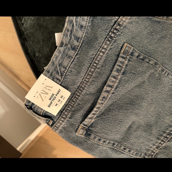 Zara Jeans (Wide Shifted Pant) - Picture 2 of 3